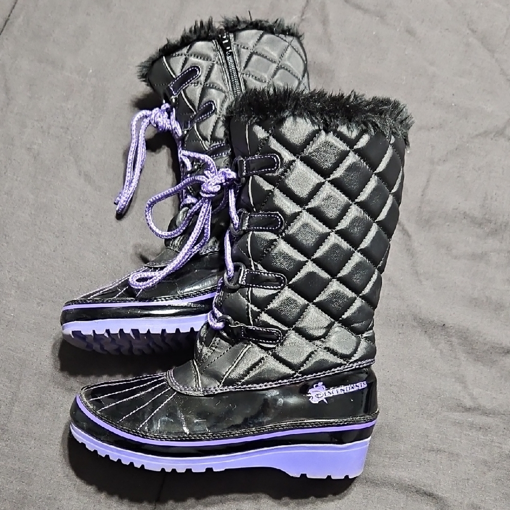 Disney Descendants Snow Boots Size 2